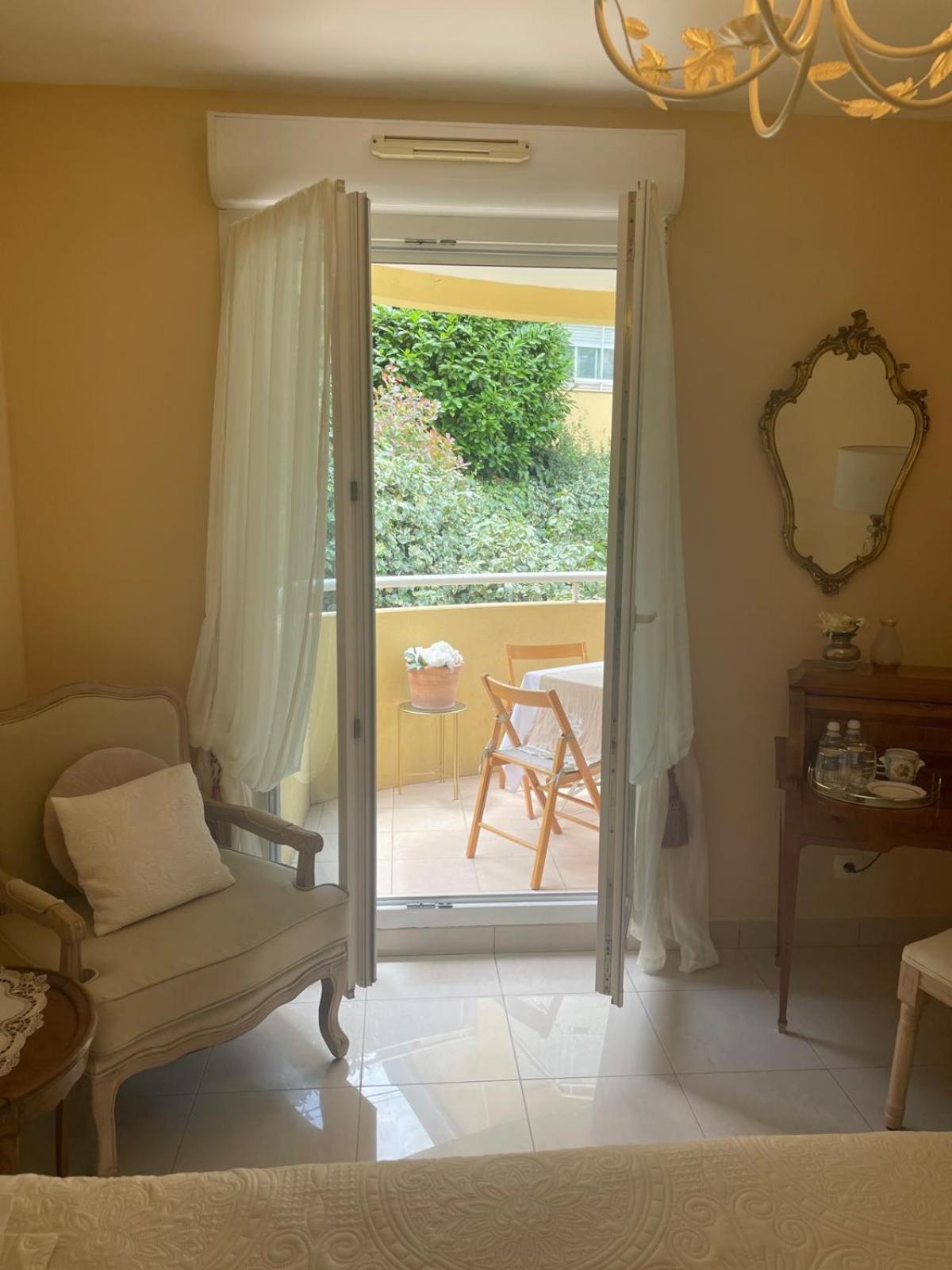 Bed and Breakfast Grace & Breakfast Beausoleil Exterior foto